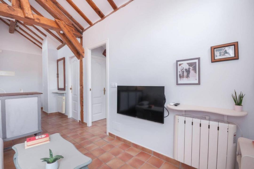 Cozy One-Bedroom Penthhouse La Latina Madrid Buitenkant foto